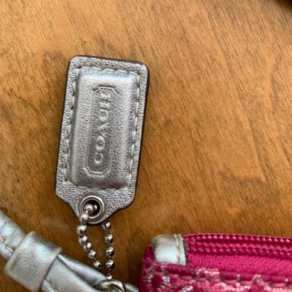 Coach wristlet - Picture 3 of 3